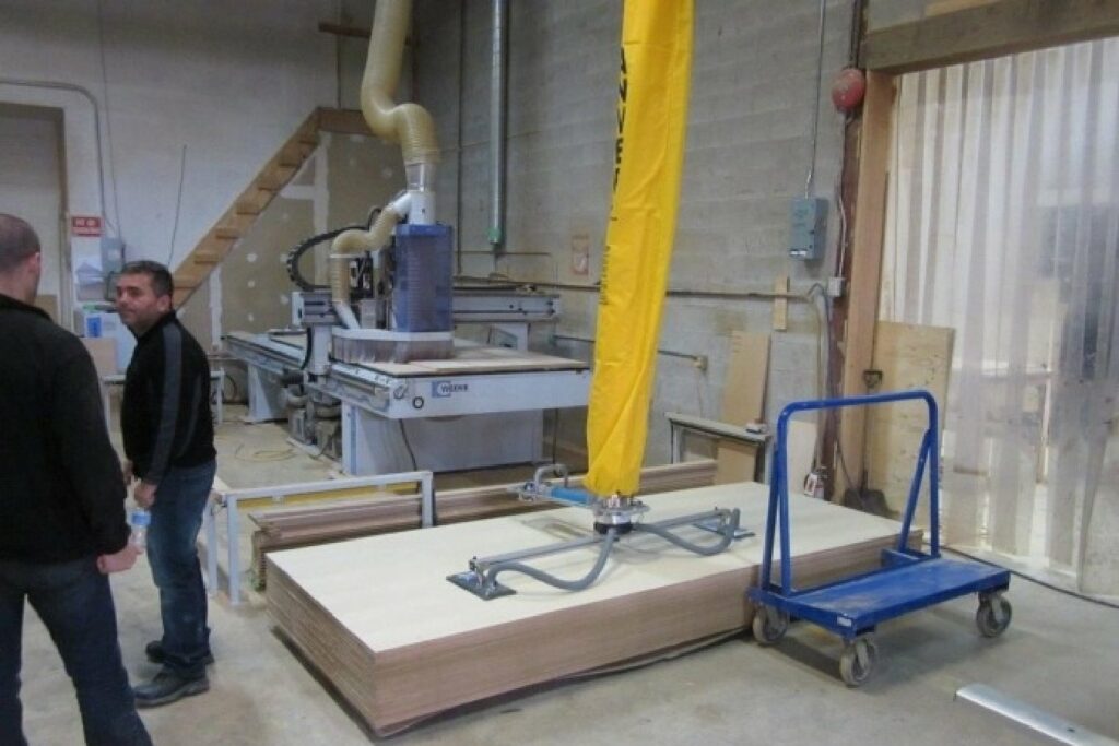 img RD ERGO Vacuum Tube Lifter for Lifting Wood and MDF Sheets 02